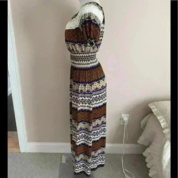 Off Shoulder Maxi Dress - Picture 6 of 8